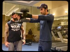 Read more about the article Ranbir Kapoor is all praises for fitness trainer; Thanks Shivoham for his fitness journey over the years