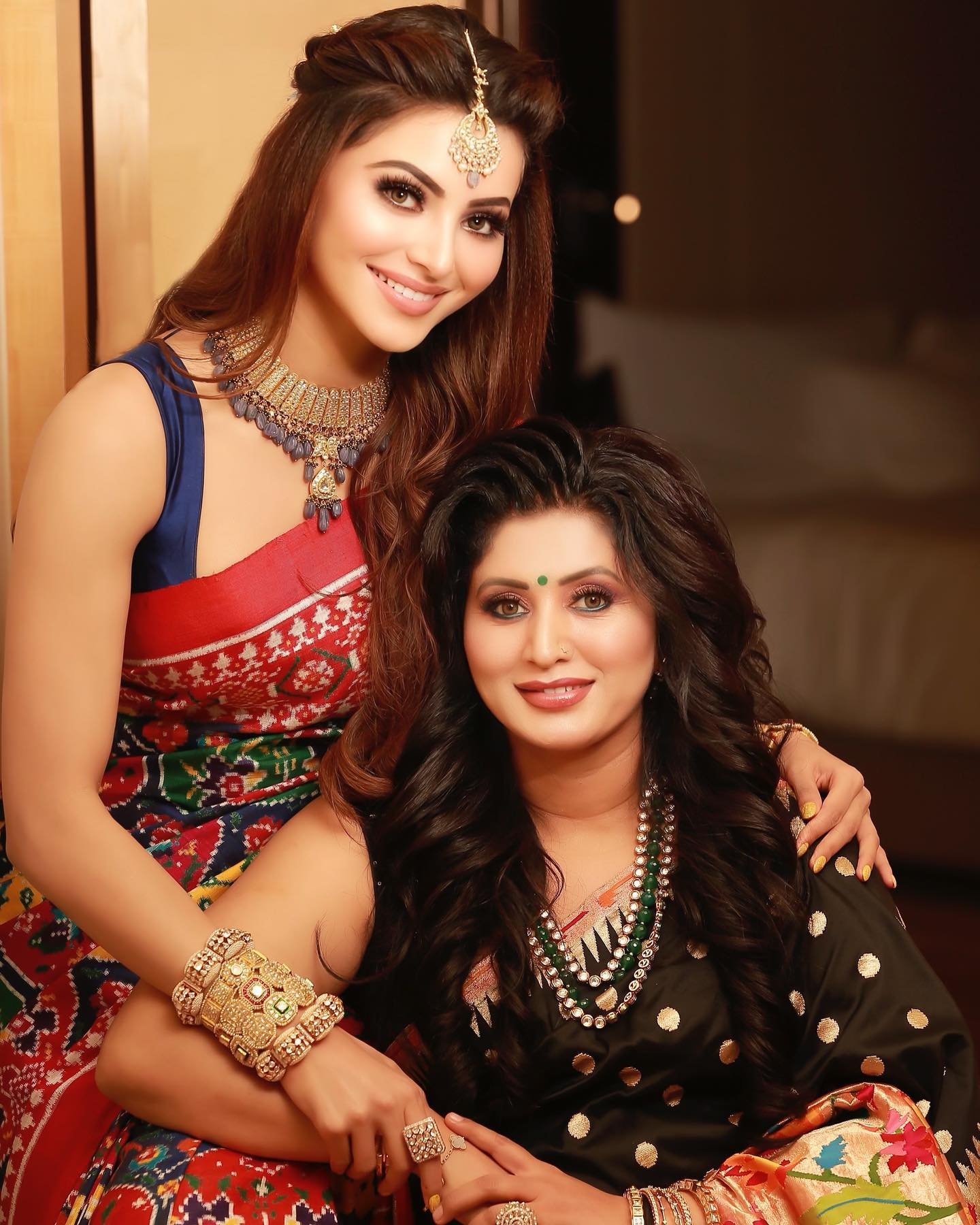 You are currently viewing Urvashi Rautela’s mom Meera Rautela’s pictures make fans ask: is she Urvashi’s mother or sister?