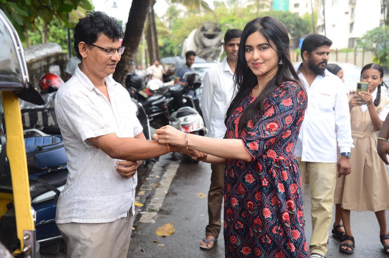 You are currently viewing Adah Sharma celebrates Raksha Bandhan with auto drivers