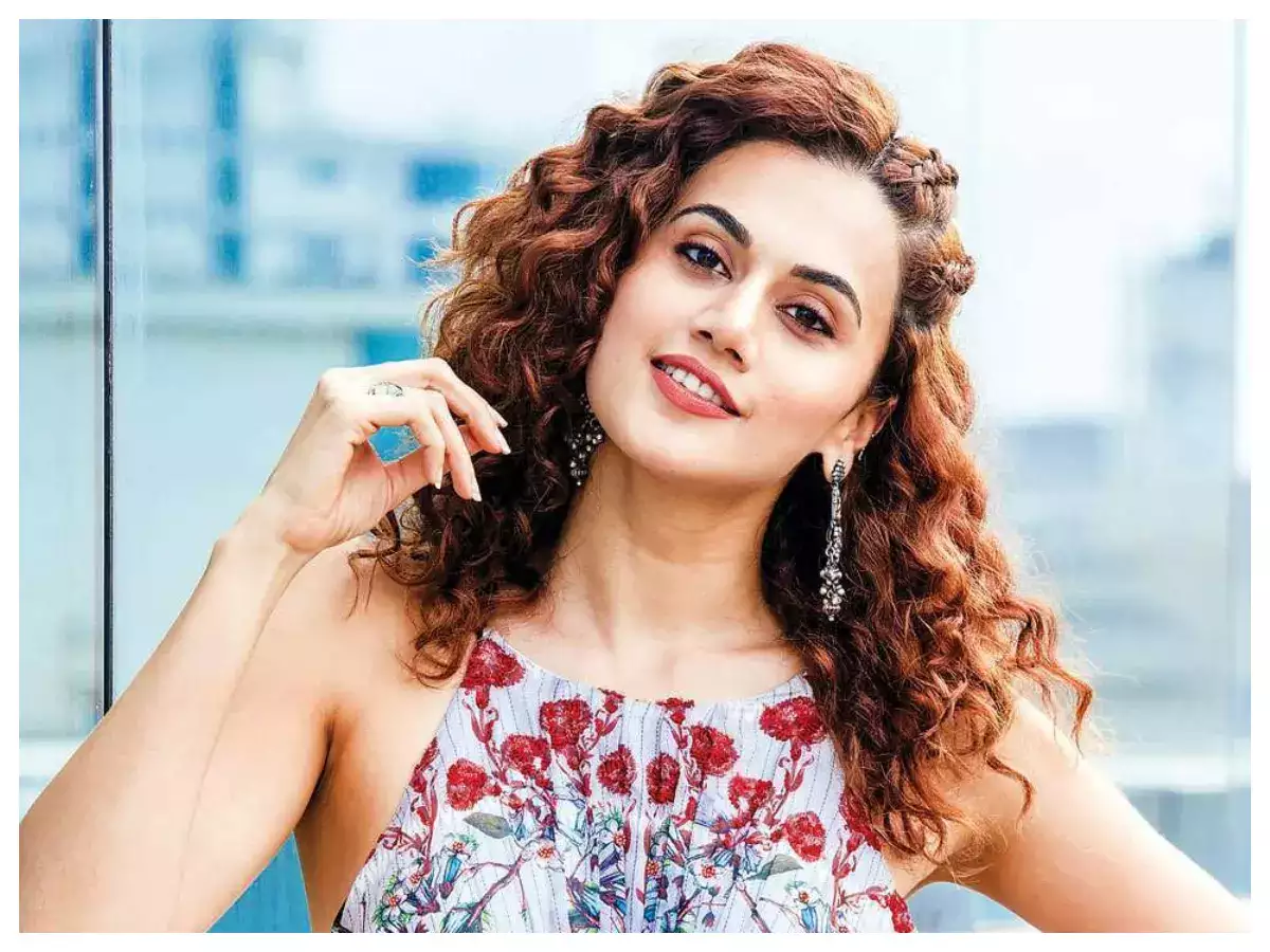 You are currently viewing Why is Taapsee Pannu acting like Kangana Ranaut?