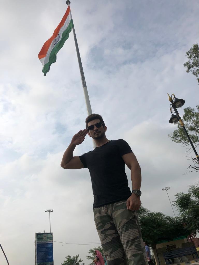 You are currently viewing I’m proud to be an Indian and it is a significant landmark for us as a nation: Arjun Bijlani