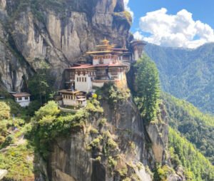 Read more about the article Mysterious & Mystic – Discover the depths of the Kingdom of Bhutan with the ancient Trans Bhutan Trail
