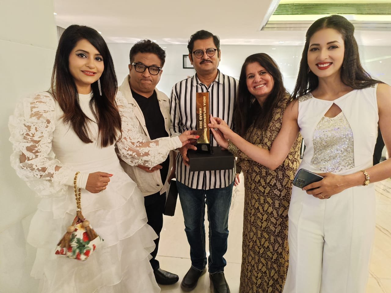 You are currently viewing Producer Binaiferr Kohli and “Bhabiji Ghar Par Hai” team dedicate the award to the late Deepesh Bhan!