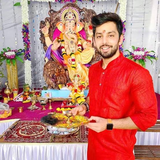 You are currently viewing Himansh Kohli talks about Bappa!