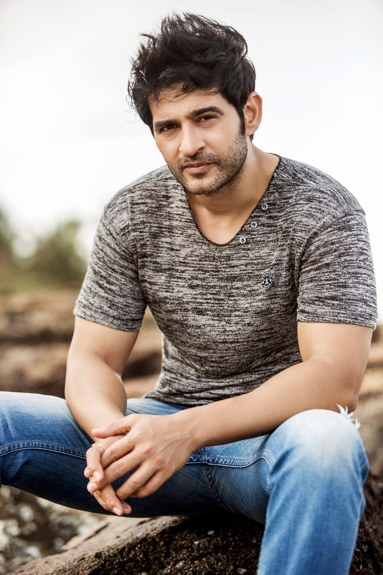 You are currently viewing Hiten Tejwani says viewers are liking Swaran Ghar because it’s relatable, and also praises the makers for not compromising on the quality